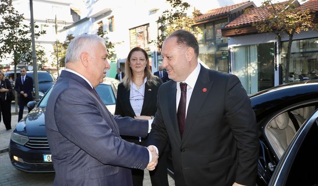 KKTC Cumhuriyet Meclisi Başkanı Öztürkler, Trabzon'da ziyaretlerde bulundu