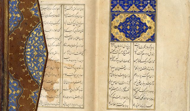 Prof. Dr. Muhittin Serin, yazma eser koleksiyonundan bir seçkiyi TÜYEK'e bağışladı