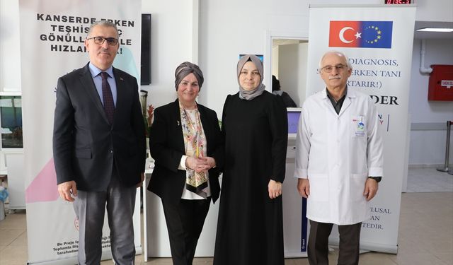 Sakarya'da kanserde erken teşhisin önemi genç gönüllülerle anlatılıyor