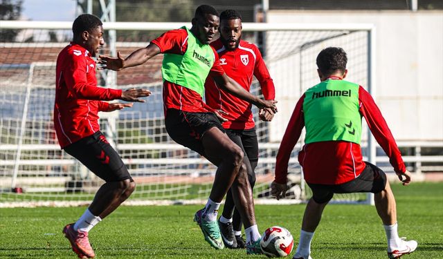 Samsunspor'da Ncham ve Satka takımla çalışmalara başladı