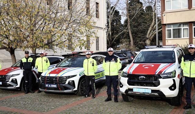 Sinop'ta jandarma ve emniyet teşkilatına tahsis edilen 19 yeni araç hizmete alındı