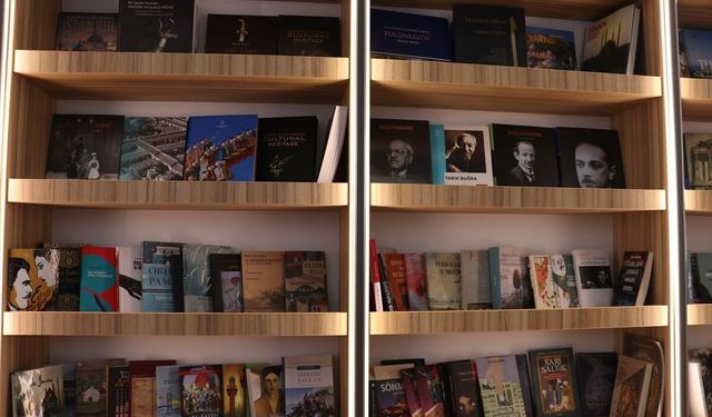 Sofya'da açılan 'Uluslararası Kitap Fuarı'nda Türk standı ilgi görüyor
