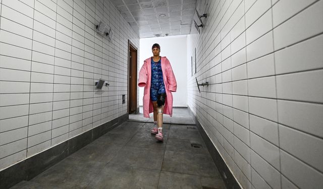 Sudan korkan engelli genç kız, yüzmede 48 madalya kazandı