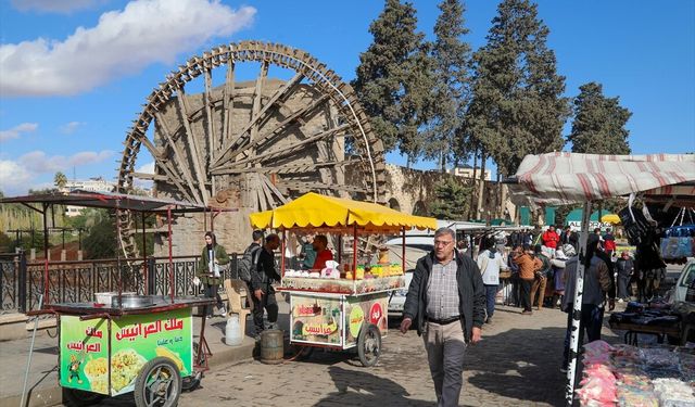 Suriye'de 61 yıllık Baas rejimin deviren halk, geleceğe umutla bakıyor