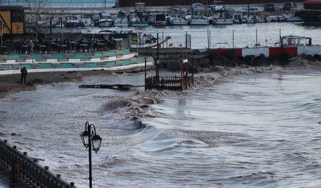 Tekirdağ'da deniz ulaşımına lodos engeli