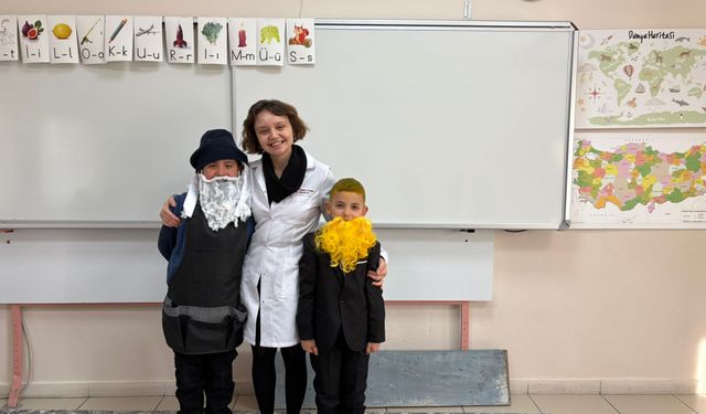 Tokat'taki köy ilkokulunda öğrenciler ünlü ressamları canlandırdı