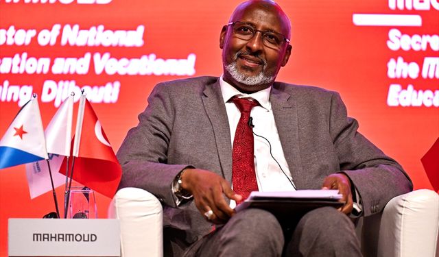 Türkiye Maarif Vakfının düzenlediği 5. İstanbul Eğitim Zirvesi'nin ilk günü sona erdi