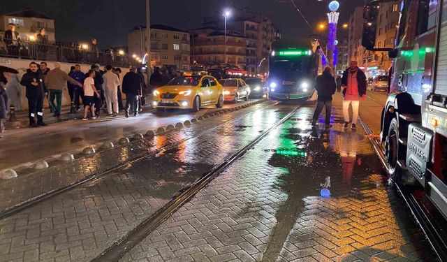 Tramvayın altında kalan yaşlı kadın 2 günlük yaşam mücadelesini kaybetti