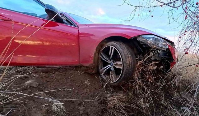 Aksaray'da otomobil şarampole düştü: 3 yaralı