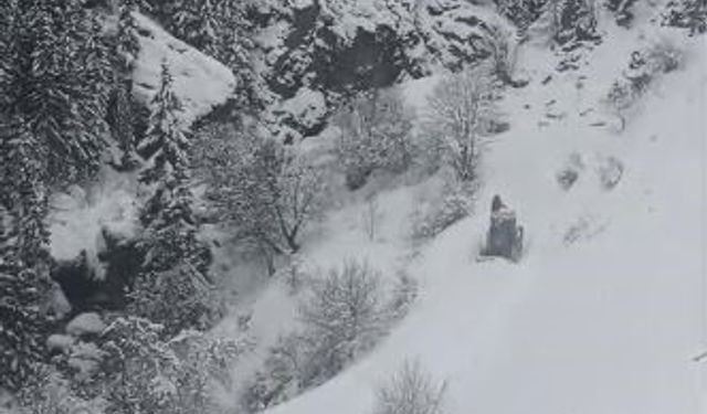 Artvin'de kar ulaşımı vurdu: 120 köy yolu kapalı