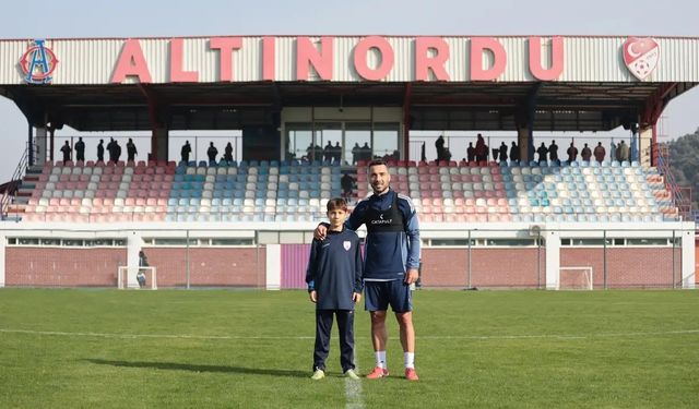 Baba ve oğul aynı takımda oynuyor