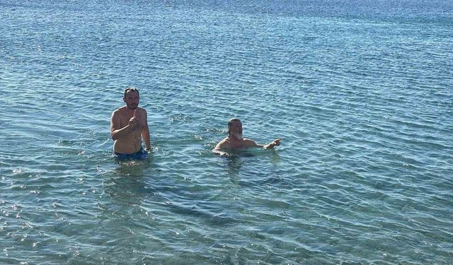 Bodrum'da yeni yılın ilk gününde denize girdiler