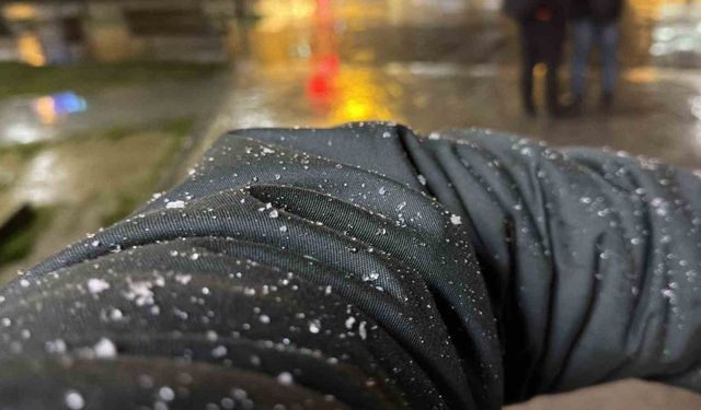 Düzce'de beklenen kar yağışı başladı