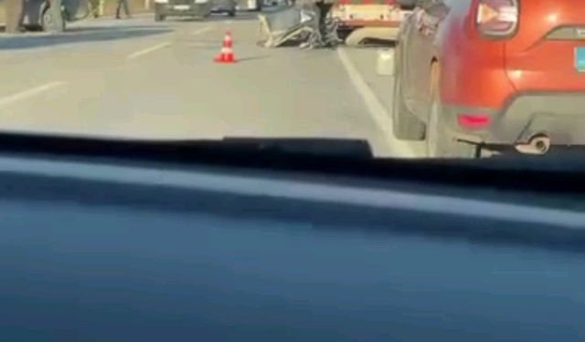 Edirne'de peş peşe kazalar: Hamzabeyli yolunda otomobil tıra çarptı, Demirhamlı'da tır sulama kanalında durabildi