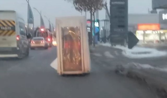 Gören bir daha baktı