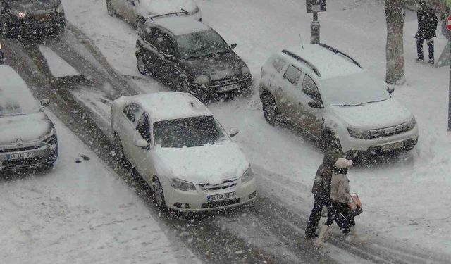 Kars'ta son 15 yılın en yoğun kışı yaşanıyor