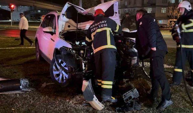 Kazaya karışan araçta yangın paniği