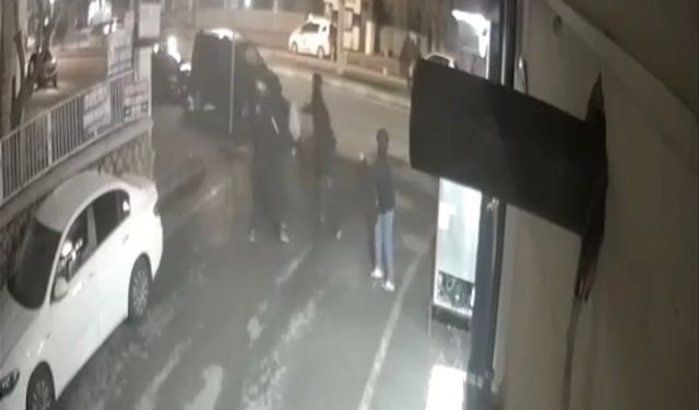 Mardin'de 1 kişinin yaralandığı silahlı kavga kameraya yansıdı