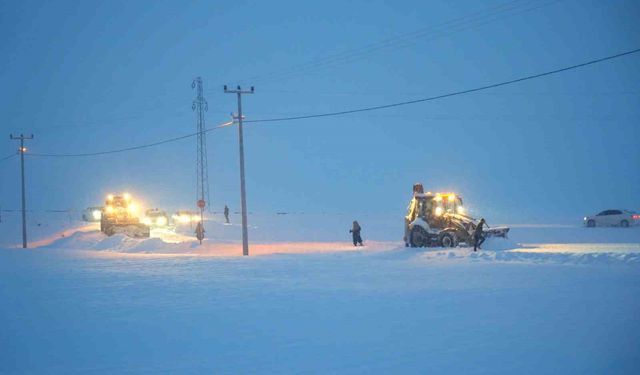 Muş'ta yoğun kar yağışı: 368 köy yolu ulaşıma kapandı