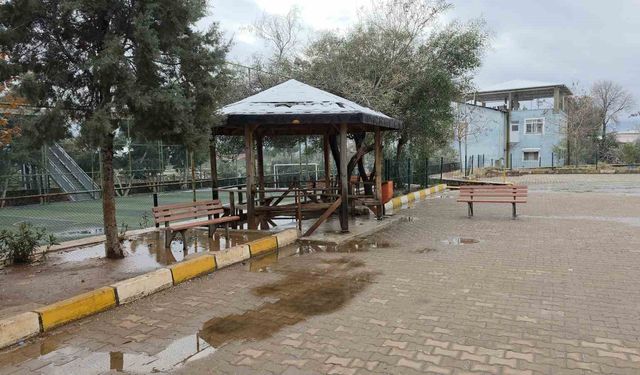 Okul bahçesinde 17 yaşındaki çocuğun cansız bedeni bulundu