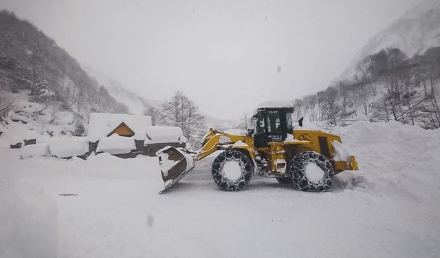 Rize'de 17 köy yolu kar nedeniyle ulaşıma kapandı