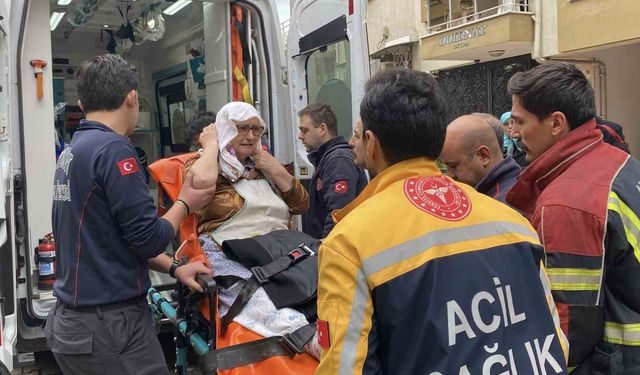 Taziye evine yemek yaparken evini yakıyordu