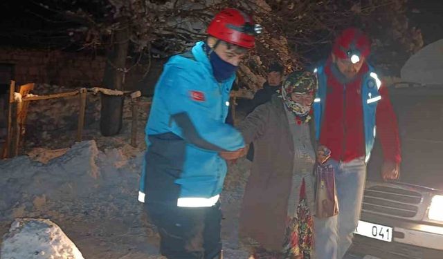 Tunceli'de UMKE'den peş peşe üç vakaya müdahale
