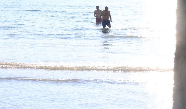 Yılın ilk gününü denizde karşıladılar