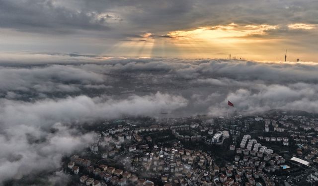 Bir Sabah Masalı: İstanbul Sis ve Gün Doğumuyla Hayran Bıraktı