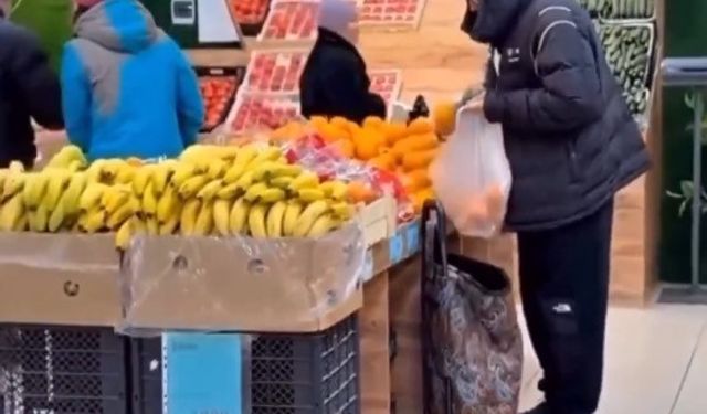 Pazar Arabasıyla Geldi, Portakalı Böyle Çaldı