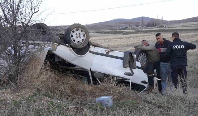 Acı manzarayla karşılaştı, gözyaşlarını tutmadı: Hurdaya dönen otomobildeki 2 yeğeni yaralandı