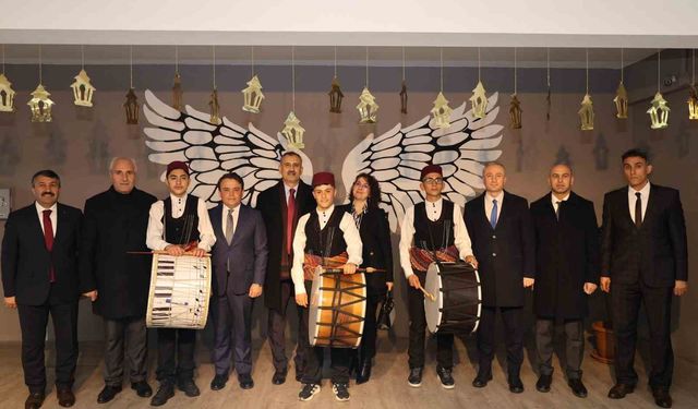 Ağrı'da geri dönüşümle hayat bulan restoran iftar sofrasıyla süslendi