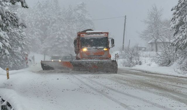 Ahmetusta geçidi'nde kar mesaisi: Ekipler seferber oldu