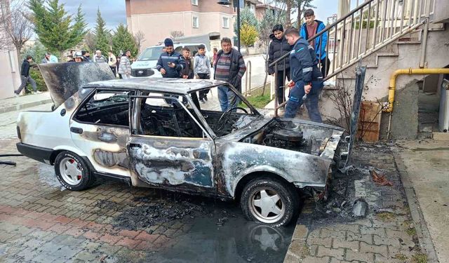 Alevlere teslim olan Fiat-Tofaş otomobil kullanılmaz hale geldi