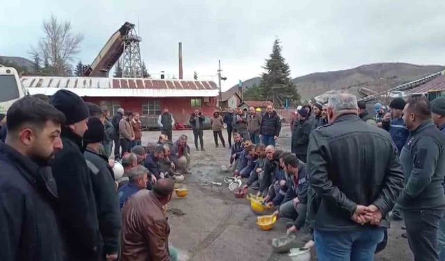 Amasya'da maden işçileri maaşlarını alamadıkları gerekçesiyle iş durdurma kararı aldı