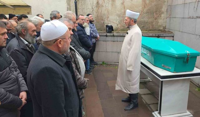 Antalya'daki otobüs kazasında hayatını kaybeden sürücü memleketi Kütahya'da son yolculuğuna uğurlandı