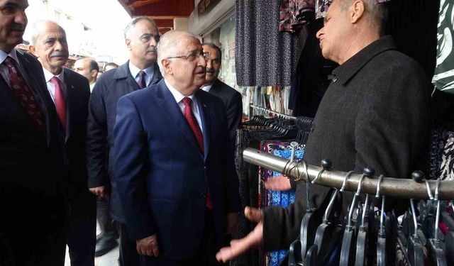 Bakan Güler, Kilis'te esnaf ve vatandaşlarla bir araya geldi