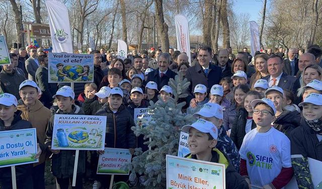 Bakan Kurum, sıfır atık şenliğine katıldı