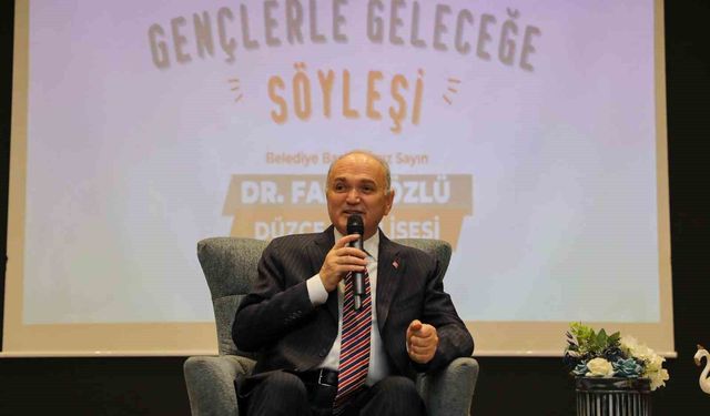 Başkan Özlü Fen Lisesi öğrencileri ile bir araya geldi