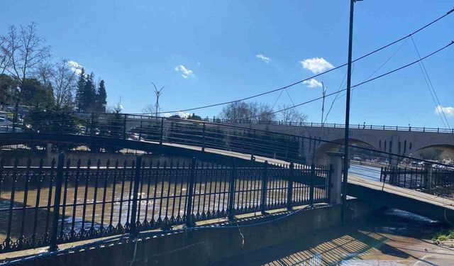 Biga'da taşan Kocabaş Çayı normale döndü