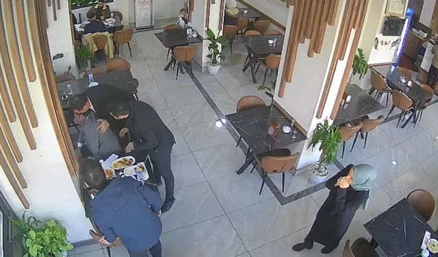 Boğazına lokma kaçan müşteri, heimlich manevrasıyla kurtarıldı