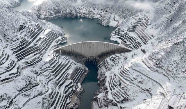 Çoruh'un mavi gerdanlıkları Artvin'e güç katıyor