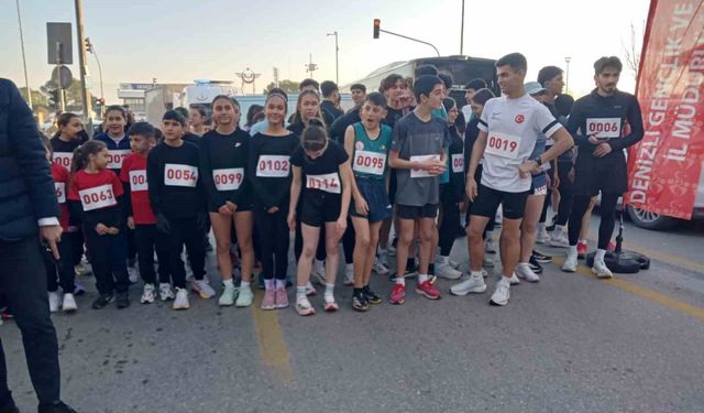 Denizli'de Atatürk Yol Koşusu çekişmeye sahne oldu