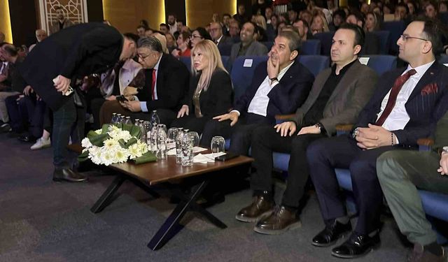 Esenler'de '5. Radyonun Yıldızları' ödülleri sahiplerini buldu