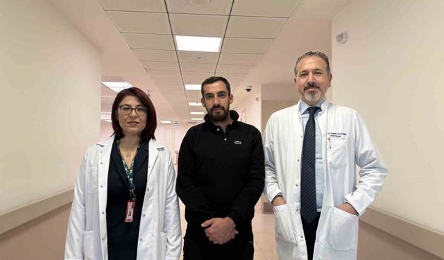 Geçmeyen öksürüğü için gitti, nadir hastalığını öğrendi, 4 ameliyat oldu