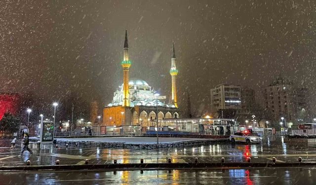 Kayseri'de kar yağışı etkili oldu