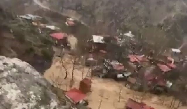 Kayseri'de mahalle sel suları altında kaldı