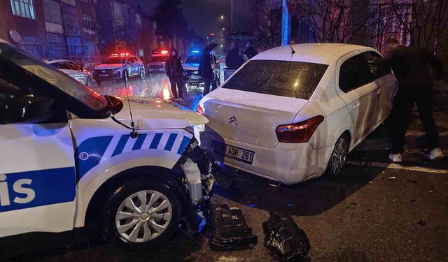 Kayseri'de polis aracı ile otomobil çarpıştı: 1 yaralı