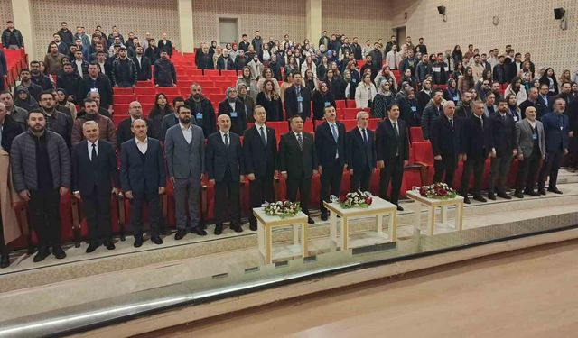 Kilis'te 'Küresel Tehditler Karşısında Manevi Vatan ve Aile' çalıştayı düzenlendi