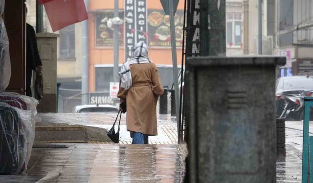 Kilis'te sağanak yağış etkili oluyor